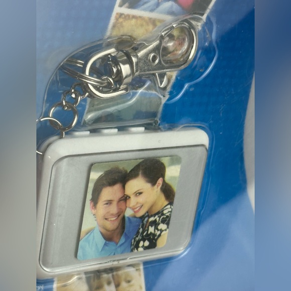 Digital Photo Keychain - Picture 9 of 10